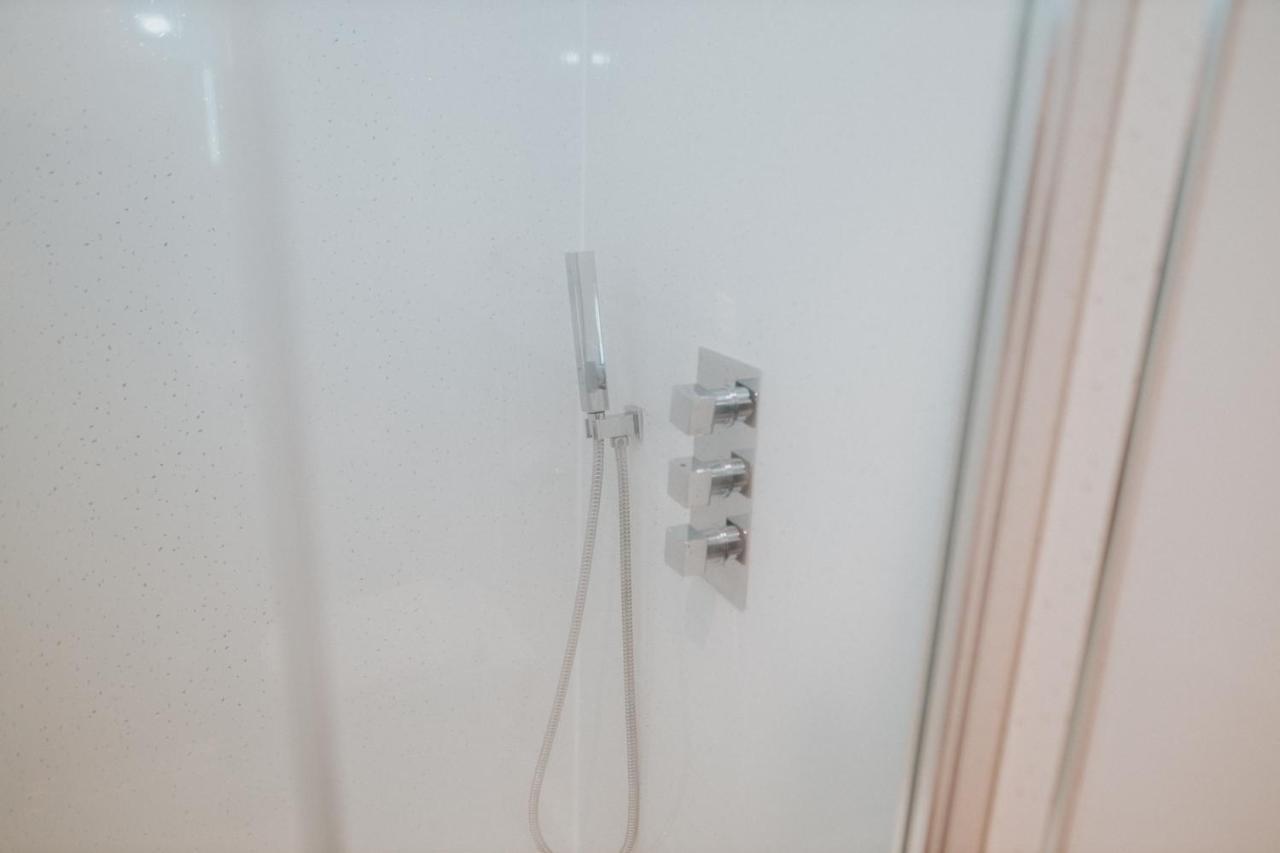 Luxury Modern 3 Bedroom Apartment In City Centre Эдинбург Экстерьер фото