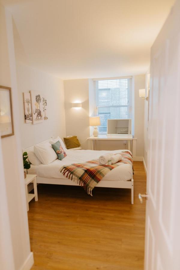 Luxury Modern 3 Bedroom Apartment In City Centre Эдинбург Экстерьер фото